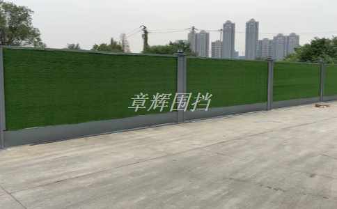 簡易圍擋的照明設施是否需要考慮夜間通行需求？