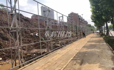 簡易圍擋在果蔬銷售市場中的應(yīng)用效果如何？（果蔬市場中簡易圍擋的防護要求）